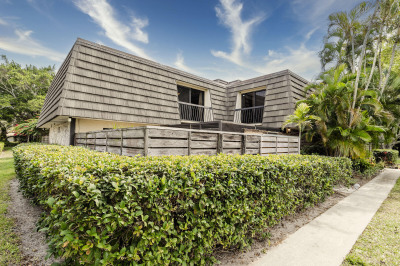 1112 11th Terrace #1112